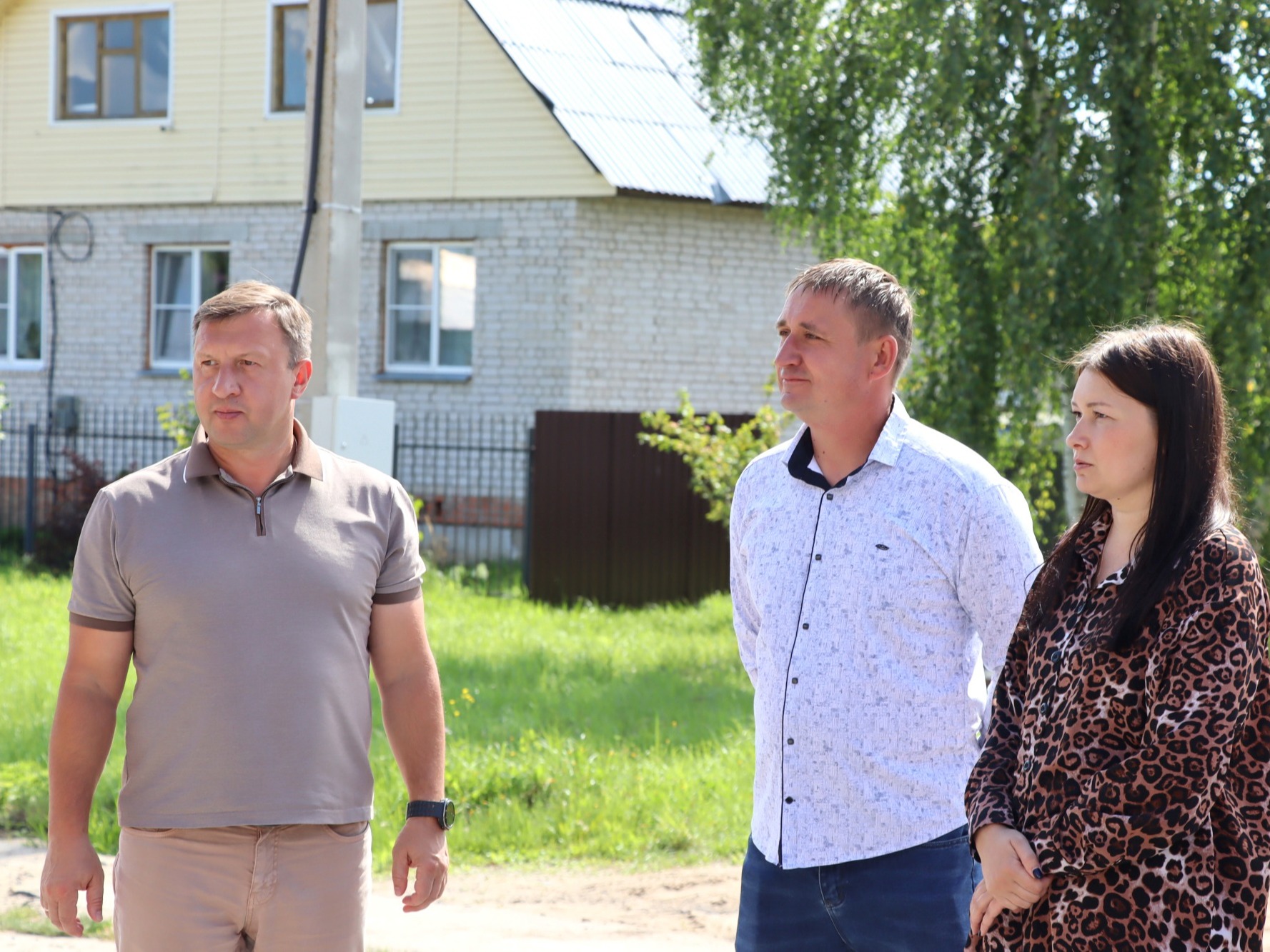 Сергей Низов оценил новые общественные пространства в д.Прислониха.